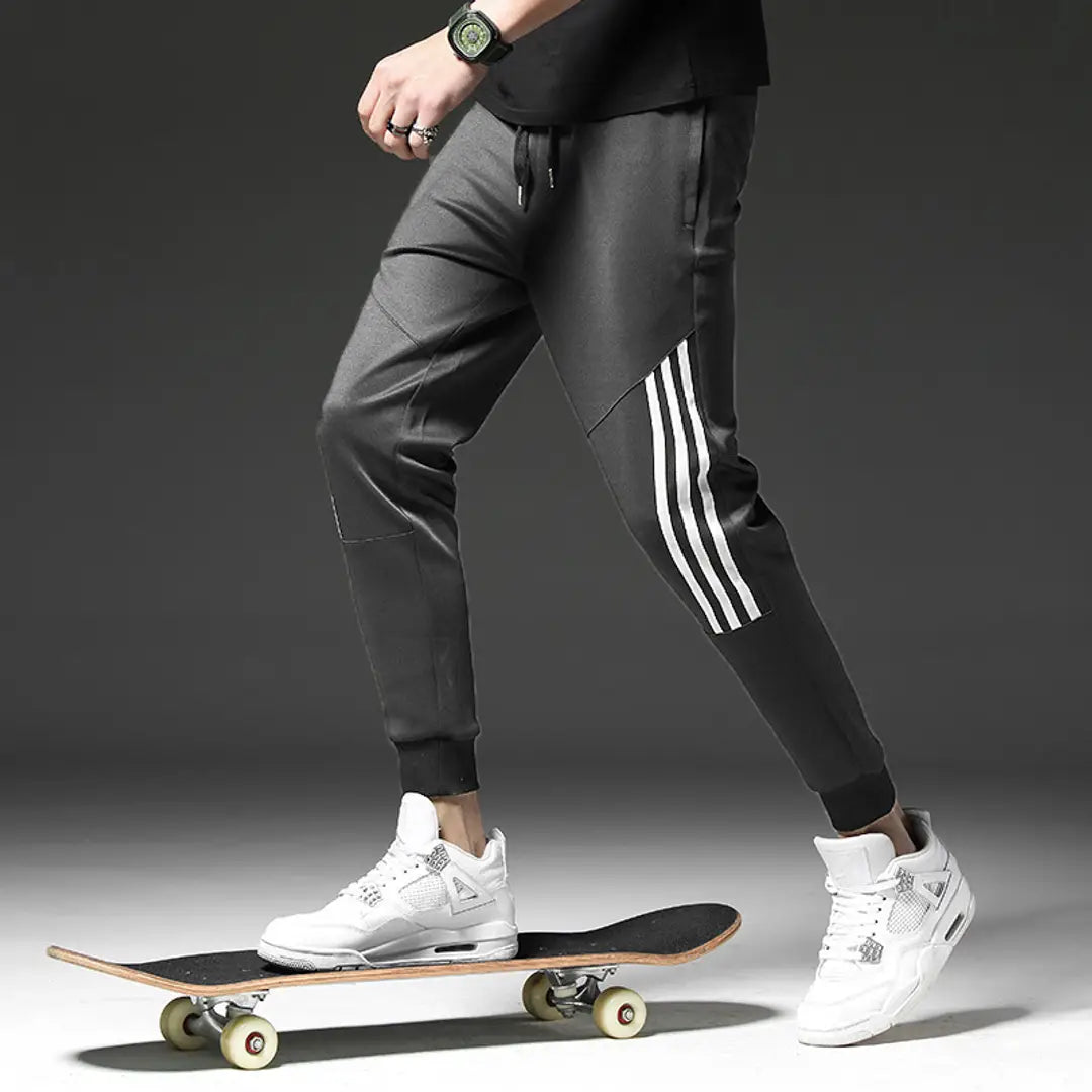 Men's Polyester Self Pattern Slim Fit Joggers
